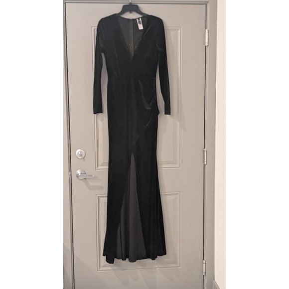 Windsor Dresses & Skirts - Women's Windsor Black Velvet Long Sleeve Maxi Dress M